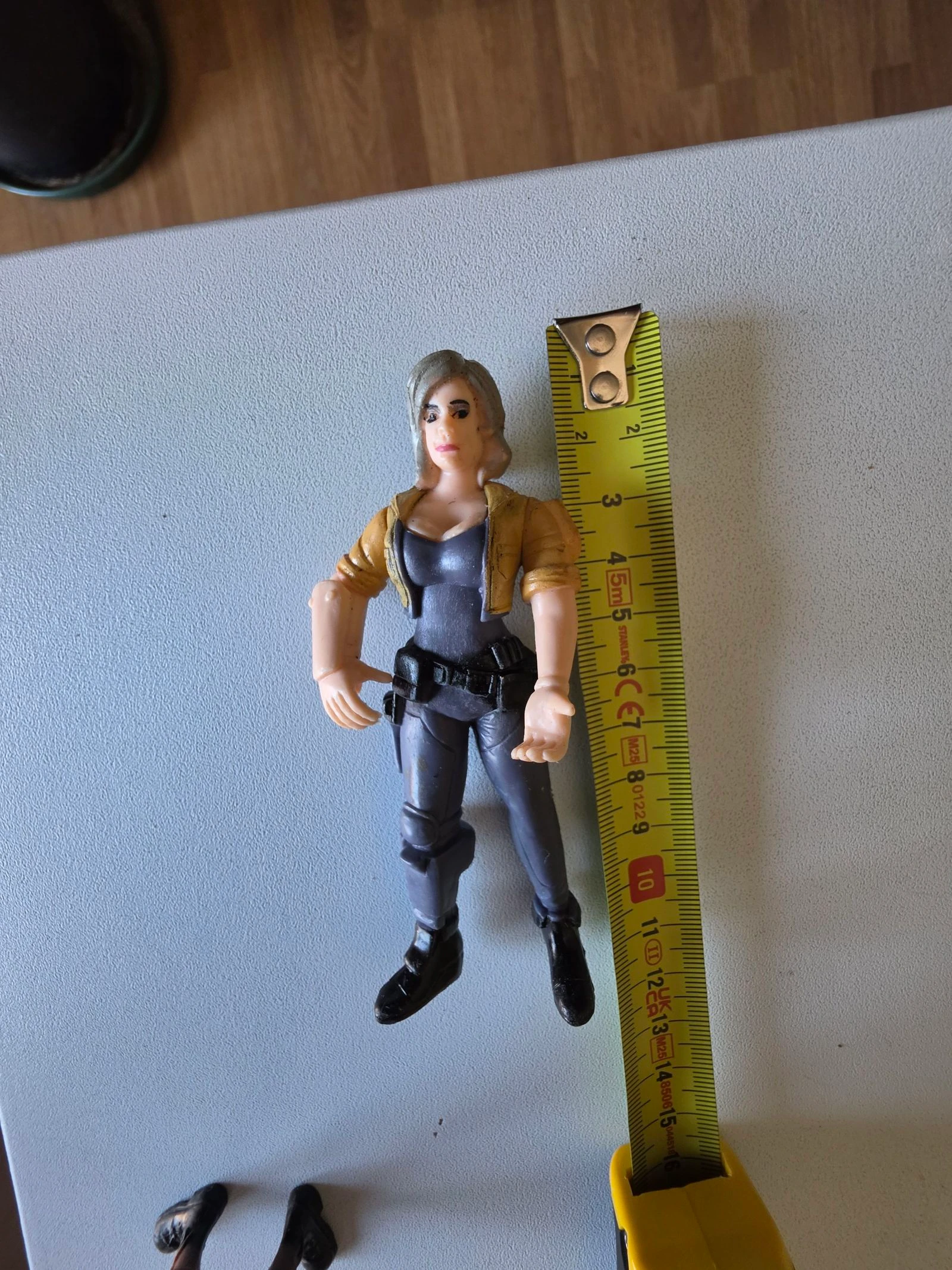 28 Figurines Fortnite de différentes tailles, armes et bases – photo 17